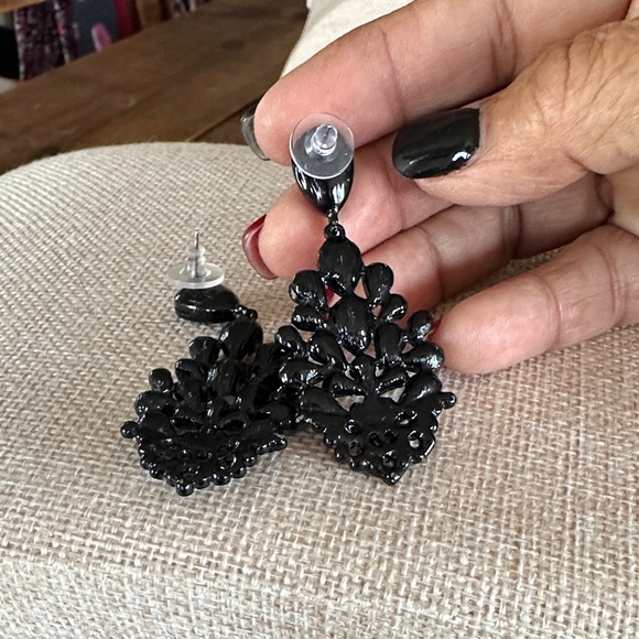 Elegant Black Rhinestone Statement Earrings - Picture 6 of 7